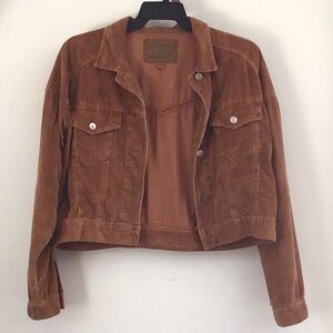 Cropped light jacket